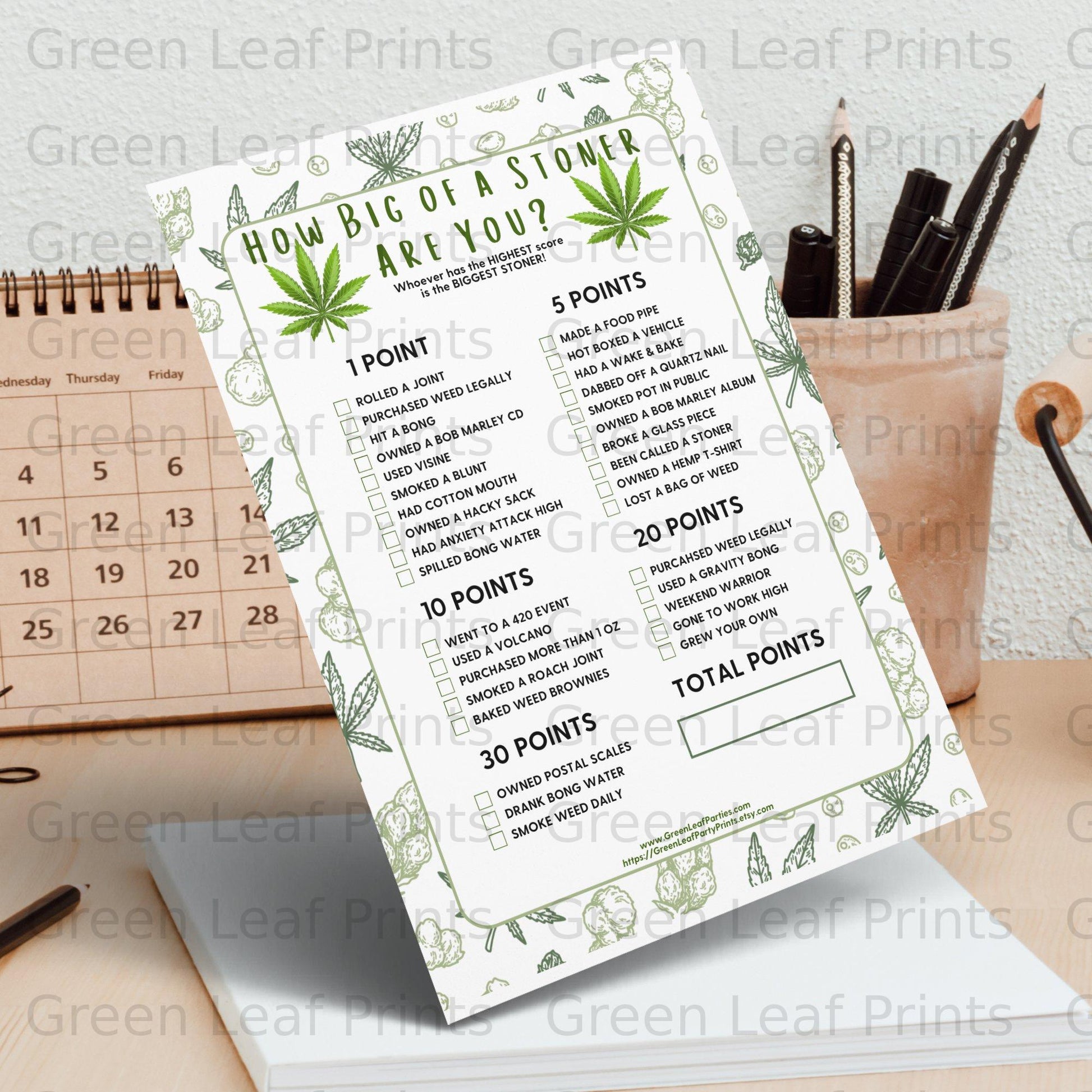 Quiz titled "How Big of a Stoner Are You?" with scoring categories and checkboxes.